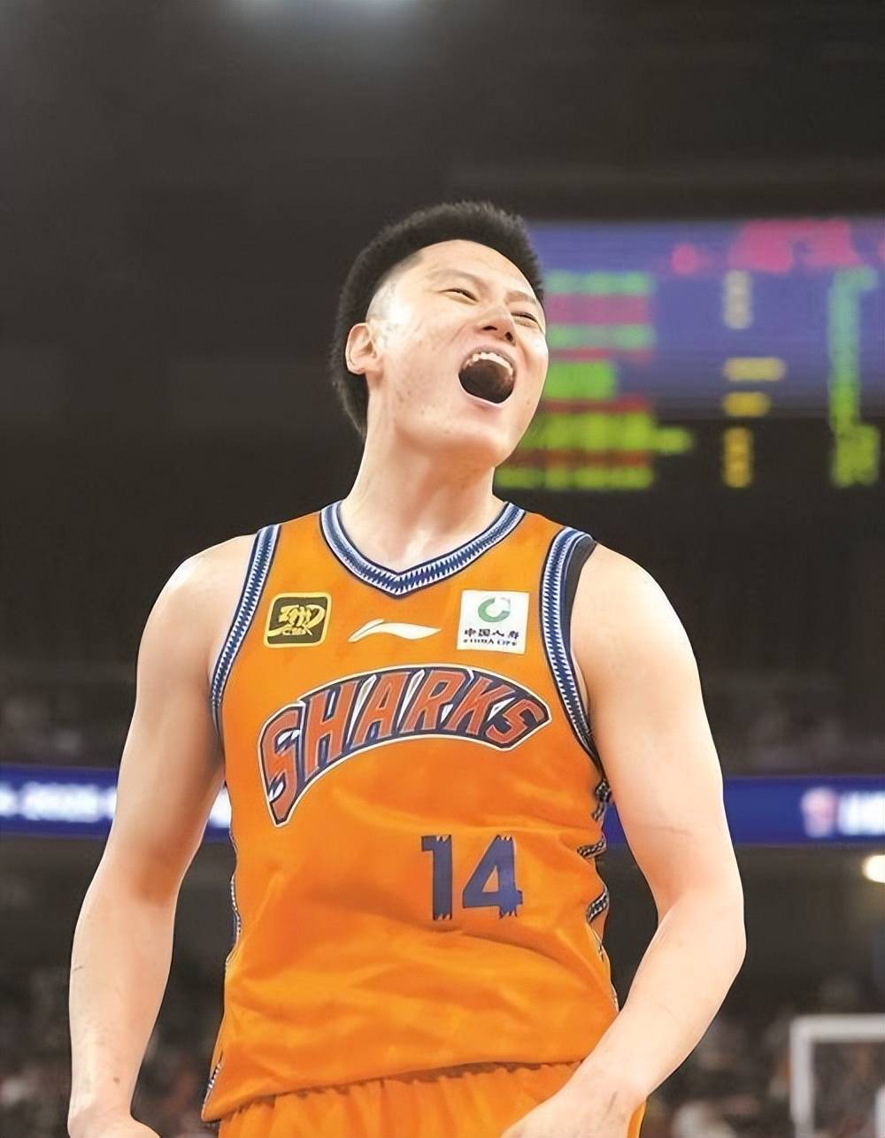 九游体育官方登录入口-江苏男篮迎来胜利，球队士气高涨