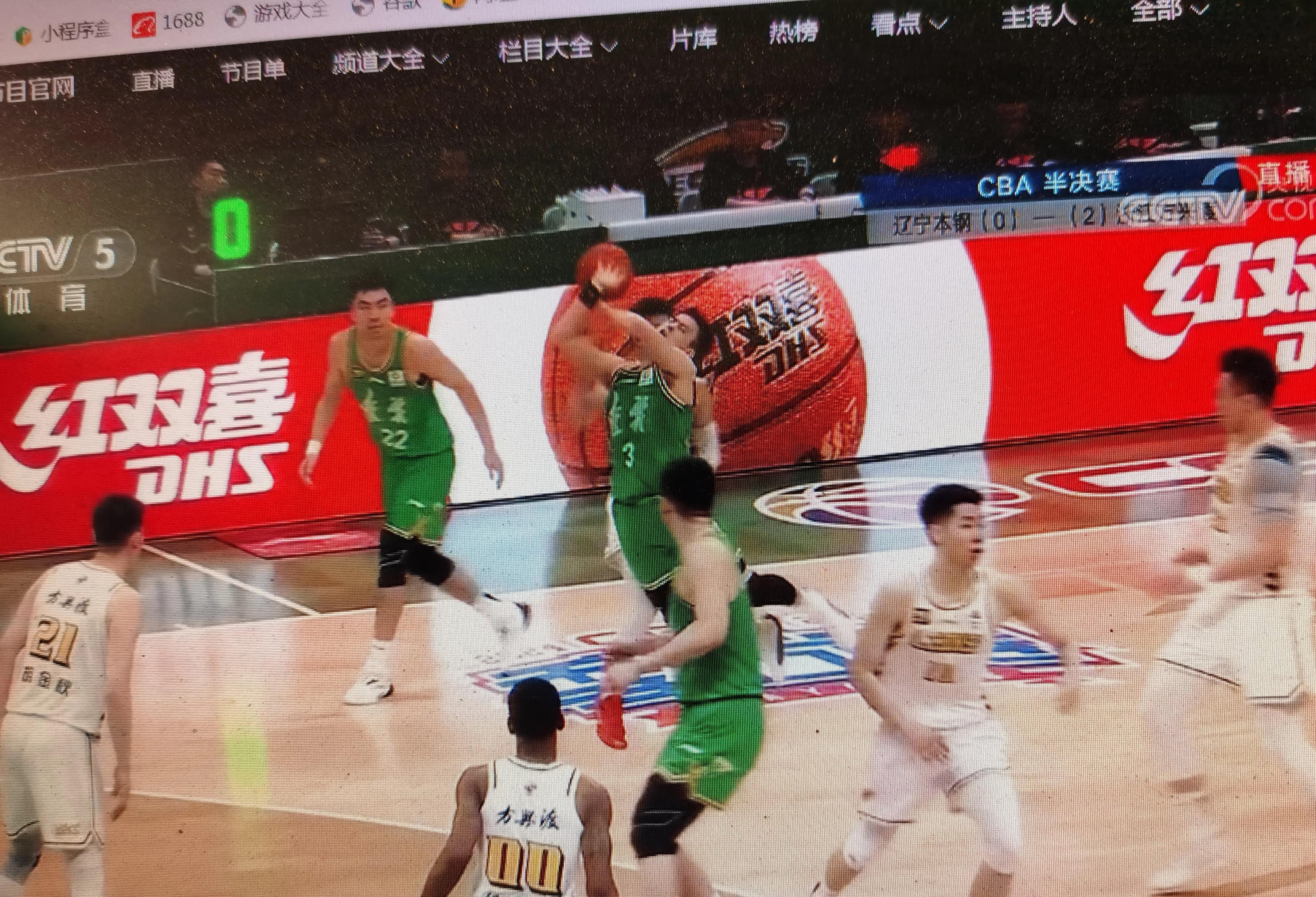 九游体育网页版入口-关于球队主教练在CBA联赛中发挥关键作用，引领球员冲刺的信息